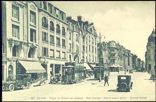 Carte postale « Reims. Place du Palais de Justice, rue Carnot » 