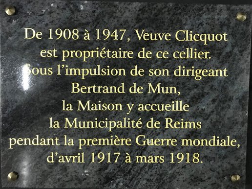 Plaques commémoratives de l’installation du conseil municipal au Cellier, dans l’actuelle salle Moineau 