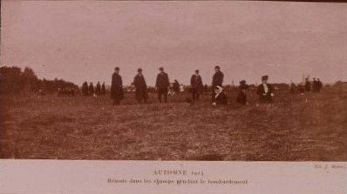 Rémois dans les champs pendant les bombardements, automne 1914 
