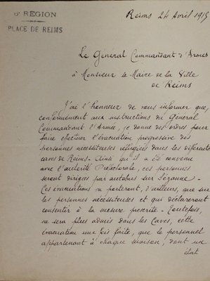 Lettre du général commandant d’armes au maire de Reims l’informant des mesures prises pour l’évacuation progressive des personnes nécessiteuses réfugiées dans les différentes caves, 24 avril 1915 