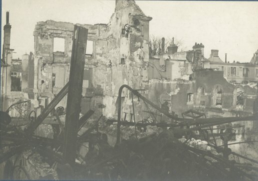 "Reims. Rue St Symphorien. Ruines d’une usine", 28 aout 1915 