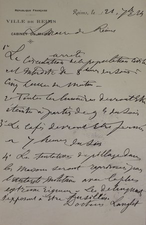 Arrêté et minute de l’arrêté municipal instaurant un couvre-feu, 21 septembre 1914 
