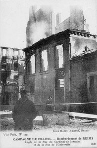 Carte postale « Bombardement de Reims. Angle de la rue du Cardinal de Lorraine et de la rue de l’Université », 1914-1915 