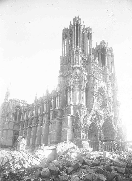 Cathédrale après le bombardement