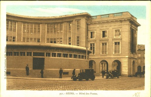 Carte postale de l’hôtel des Postes réalisé par les architectes François Lecoeur et Henry Royer, vers 1930 