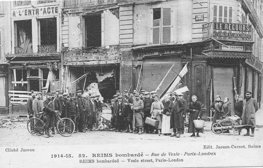 Carte postale « Reims bombardé. Rue de Vesle », 1914-1915 