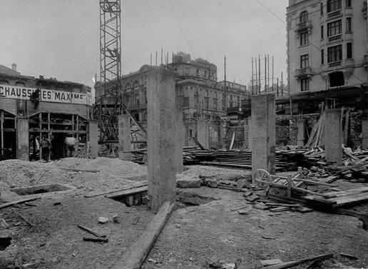 Vues du chantier de construction de l’immeuble des Docks rémois, à l’angle de la rue de Talleyrand, photographe L. Loth, 4 août 1925 