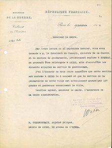 Lettre du ministère de la Guerre adressée au maire attestant du retour de la section de gendarmerie à Reims pour des missions de gardiennage, 19 octobre 1918