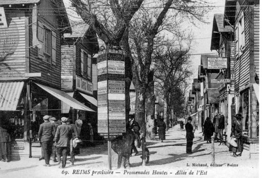Reims provisoire. Promenades Hautes. Allée de l'Est. Baraquements sur les Promenades vers 1920 
