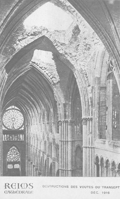 Carte postale, « Reims. Cathédrale, destructions des voûtes du transept, déc. 1916 » 