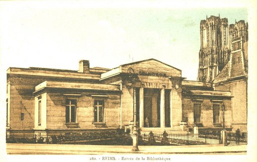 Carte postale de l’entrée de la Bibliothèque 