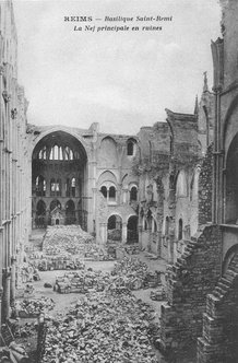 Carte postale, « Reims. Basilique Saint-Remi-La nef principale en ruines » 