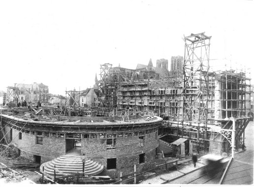 Chantier de construction de l’hôtel des Postes, 1927 