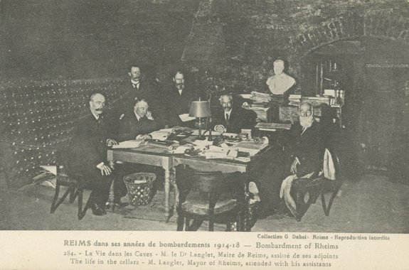 Carte postale « Reims dans ses années de bombardement 1914-1918 - La Vie dans les Caves » 