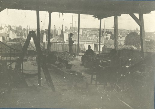 "Reims. Maison Balourdet. Dégâts faits par 3 obus", 25 aout 1915 