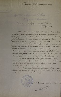 Lettre adressée au maire par le major de la garnison de Reims Colas concernant les modalités de retour des Rémois souhaitant quitter la ville pour un laps de temps assez court, 4 décembre 1914 